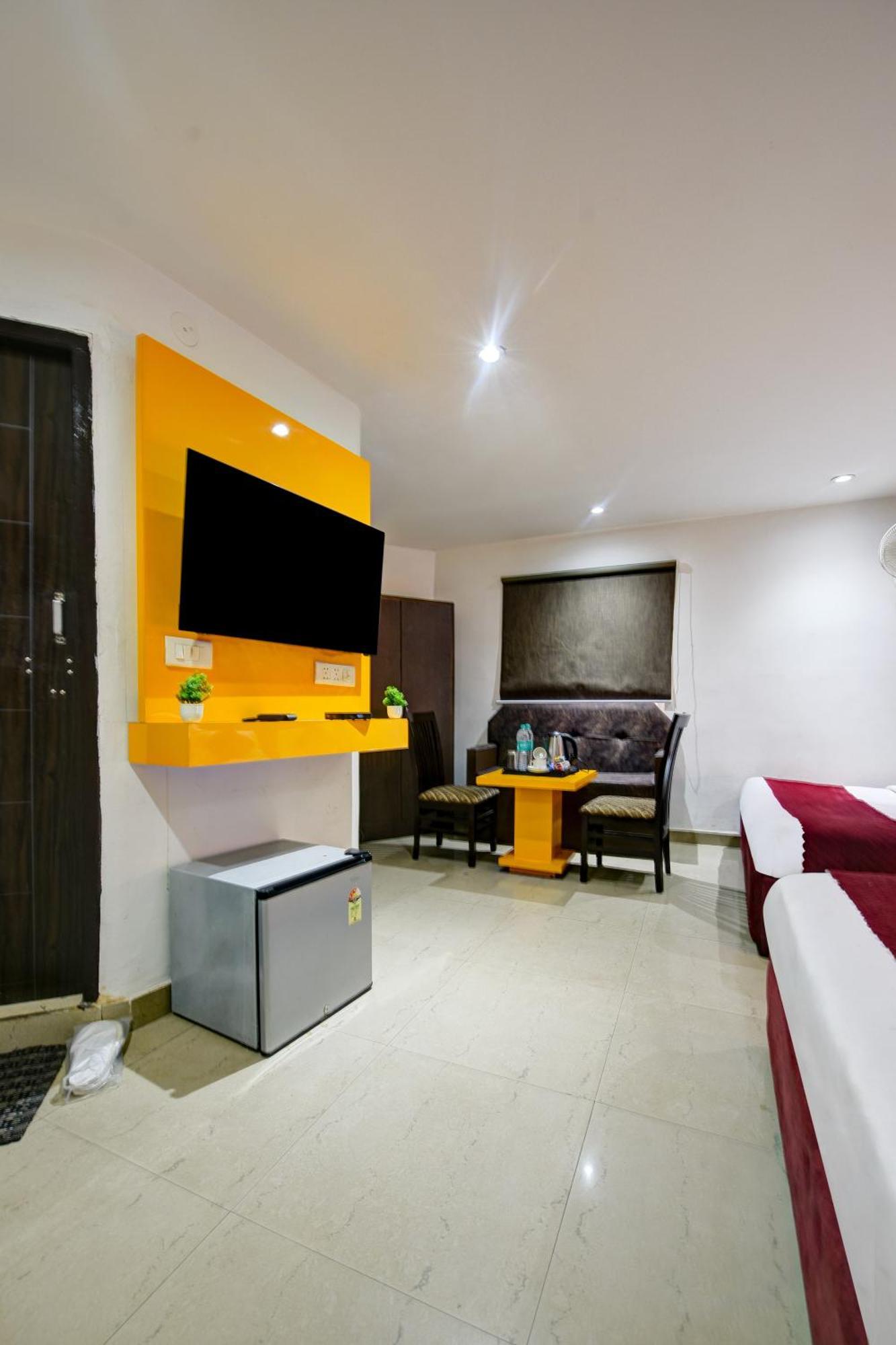 Hotel Kelvish Free Airport Pickup New Delhi Exterior photo